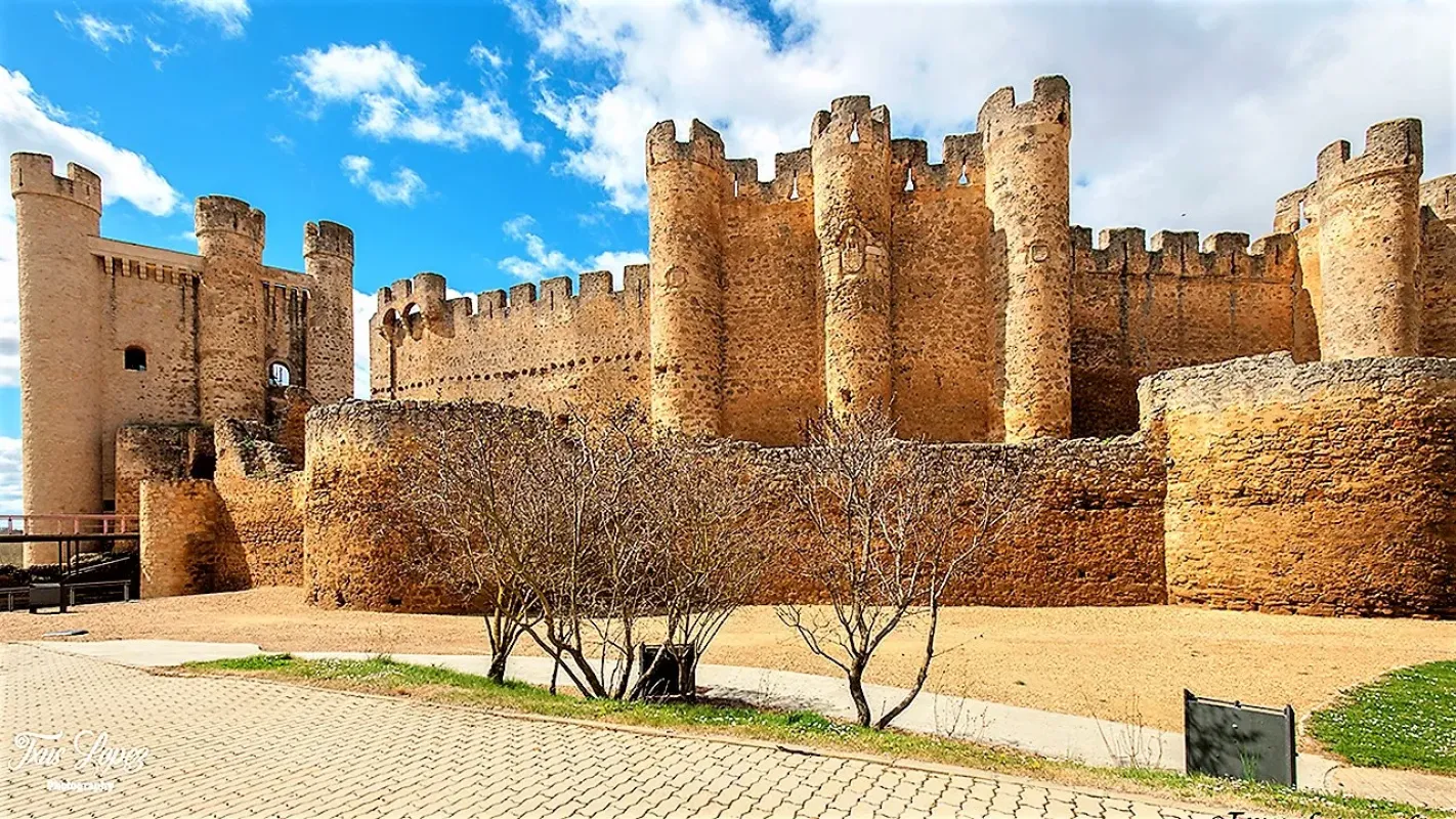 Imagen del tour 9-Day Motorcycle Tour: Legendary Castles