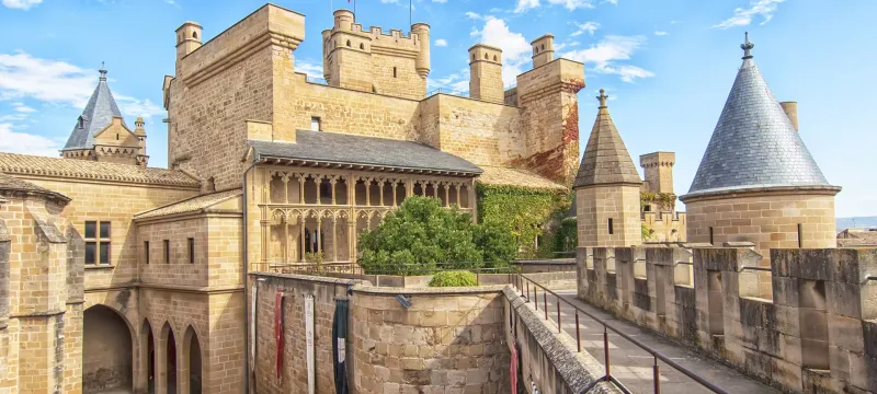 Imagen del tour 9-Day Motorcycle Tour: Legendary Castles