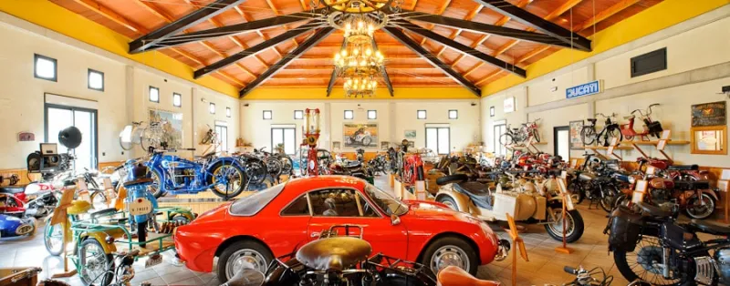 3 días de experiencia en Moto Valencia-Denia: gastronomía y música